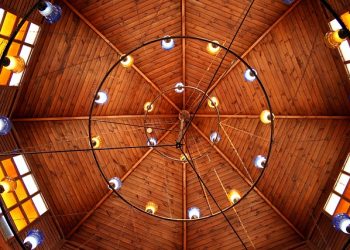 Qual tipo de madeira para teto?